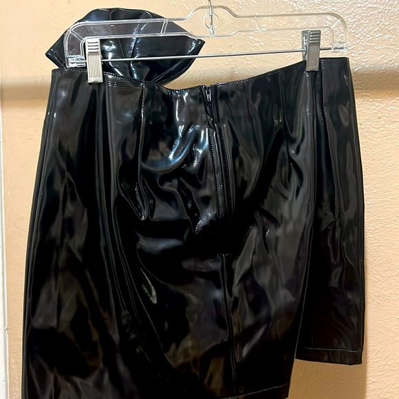 Patent Leather Black Mini Skirt with an accent bow. SEXY! - Picture 2 of 4